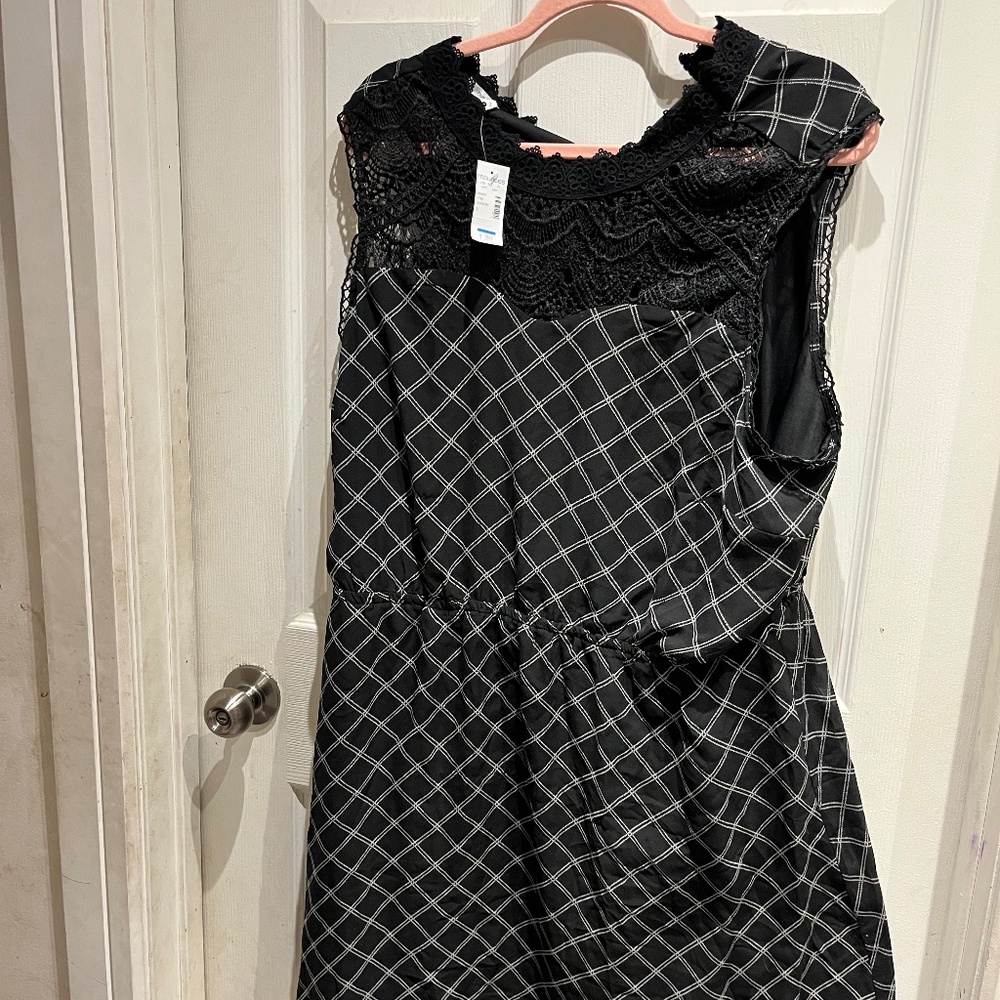 Bundle 2/$20 Ladies dress NWT